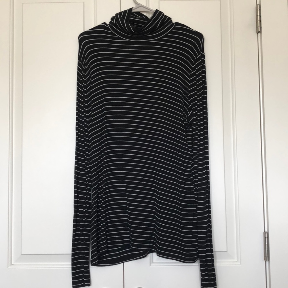 Mossimo Black and White stripped turtleneck